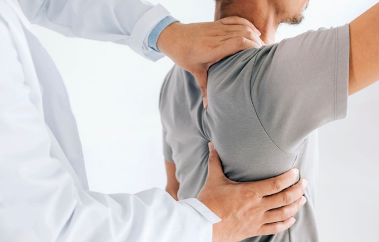 Xoa bóp bấm huyệt điều trị viêm quanh khớp vai (Kiên thống)